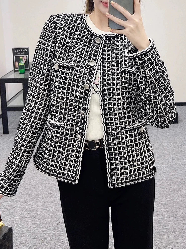 New jacket in early spring 25 women's round neck with four pockets black and white plaid woven wool tweed top