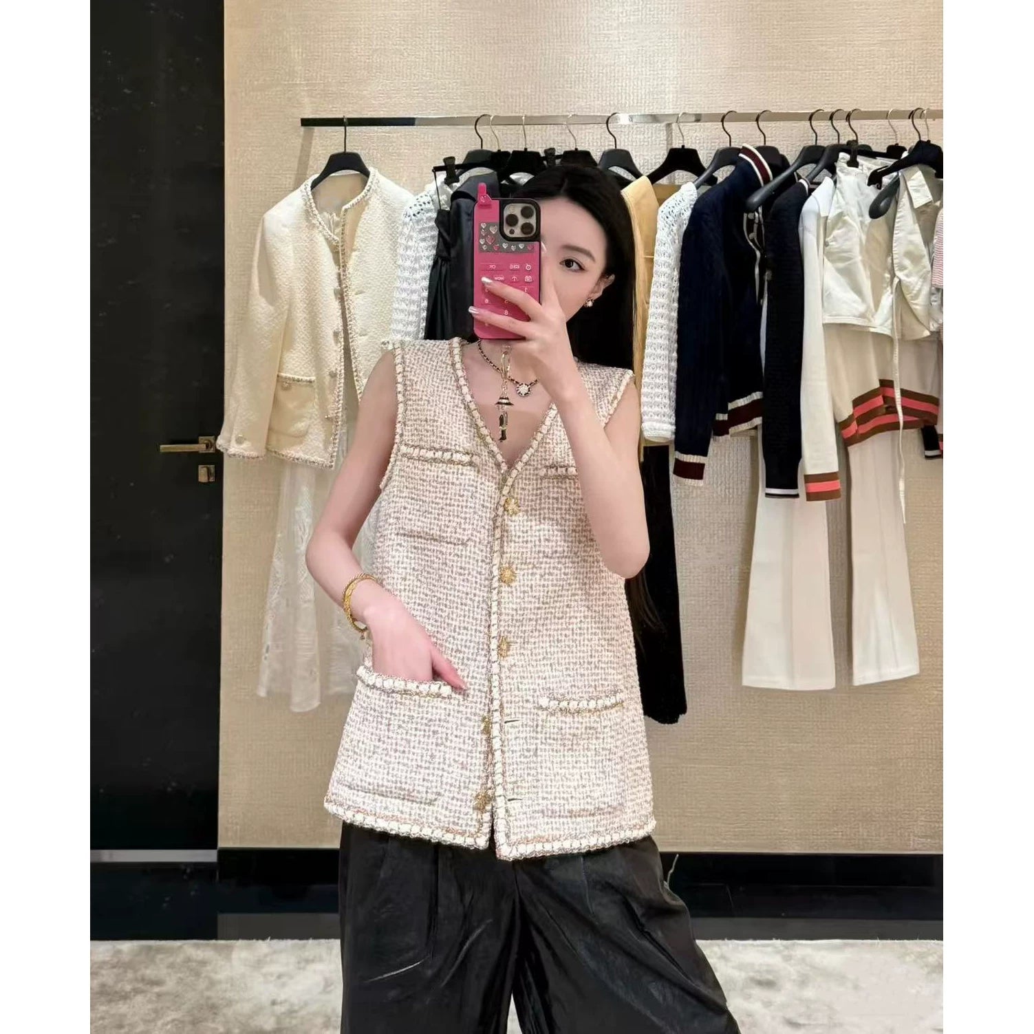 2026 early spring French contrasting color high-end design v-neck foreign style four pockets single-breasted tweed vest women