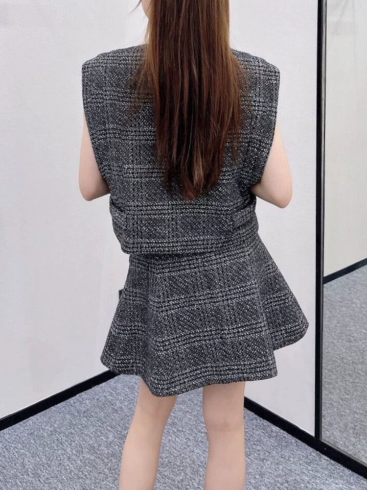 25 Early Autumn Vest Half Skirt High Waist Skinny Big Skirt Short Skirt Grey Sequined Wool Tweed Set