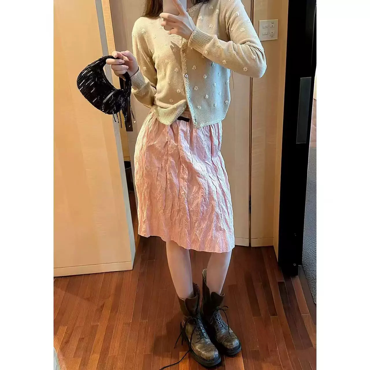 2026 early spring design French high-end heavy industry three-dimensional bead thousand gold round neck cashmere knitted cardigan women