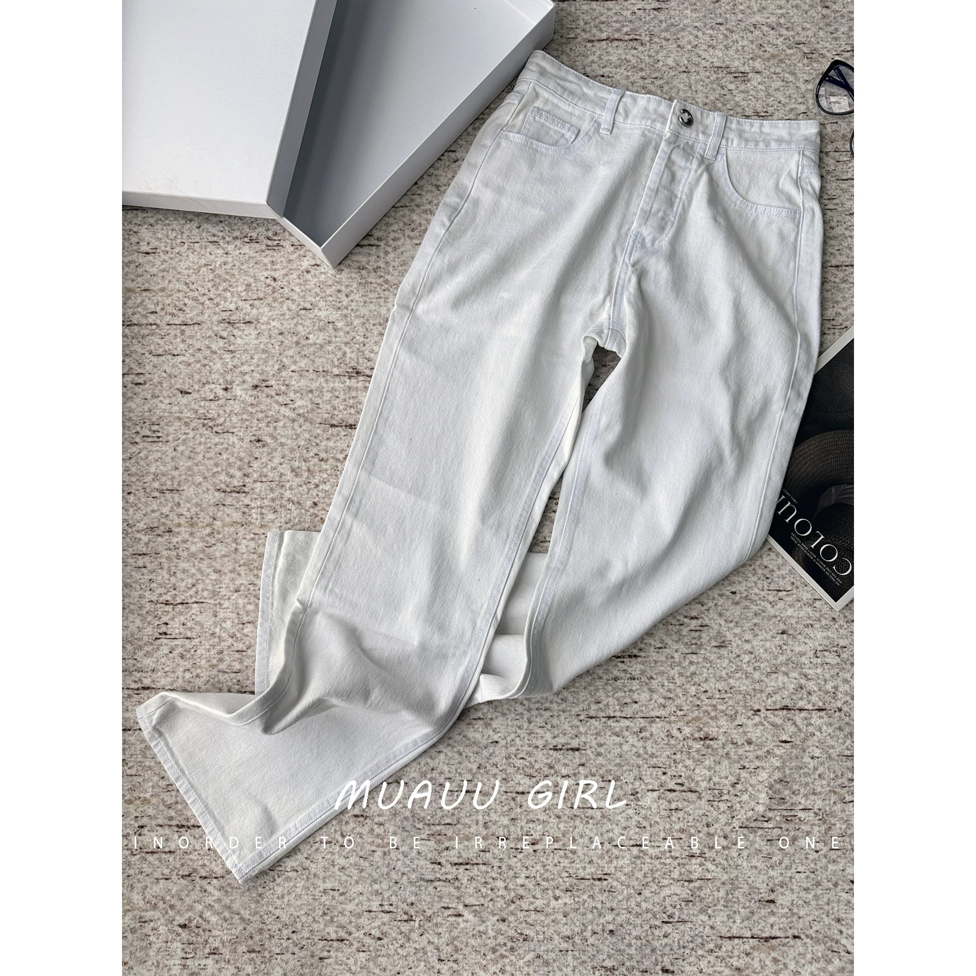 Spring and summer 26ss MUAUU GIRL is hot in June! 26SS Heavy Industry Dyeing School Bag Buckle Multi-Pocket Embroidered Straight Jeans