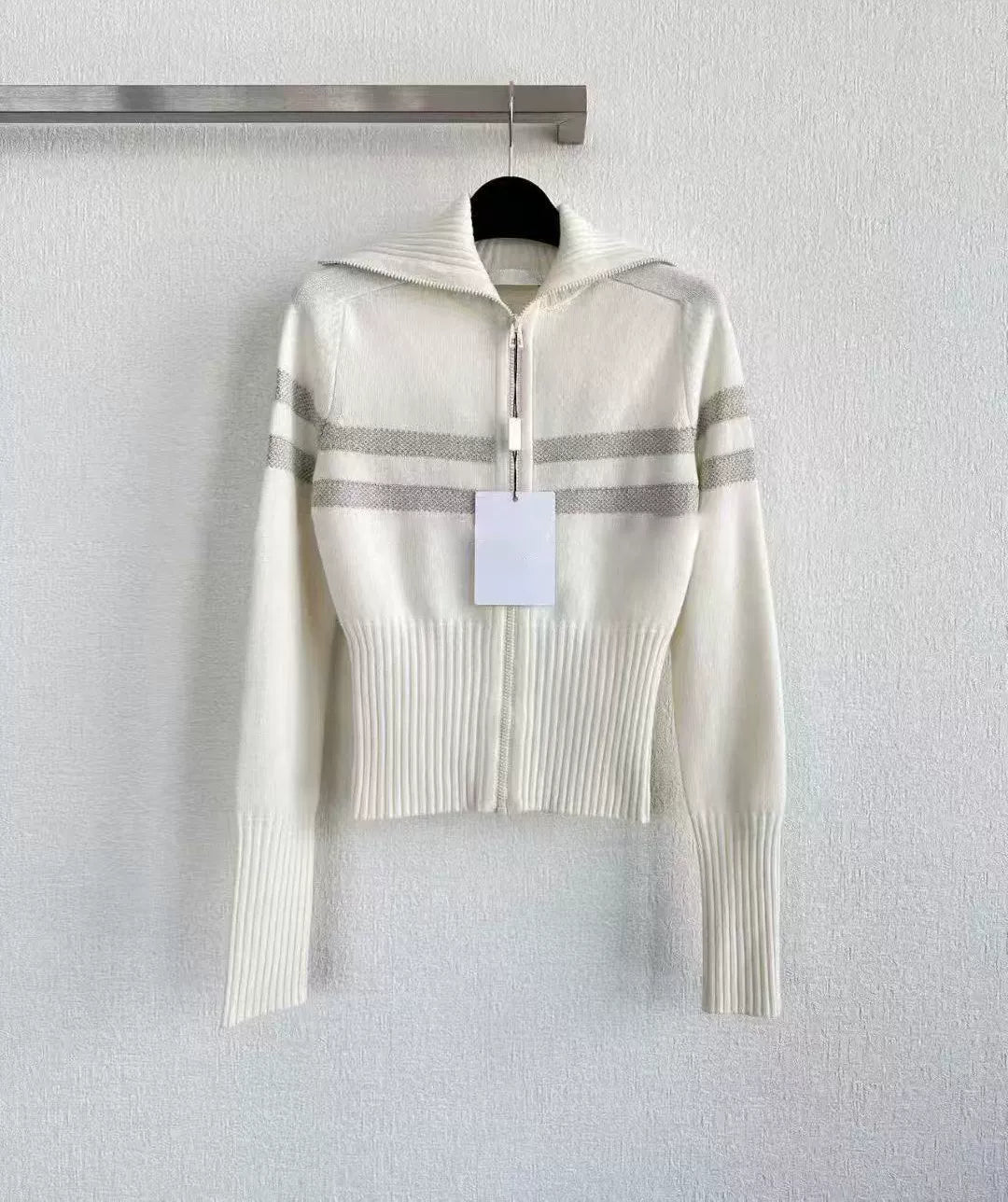 2025 autumn and winter ski series black zipper cashmere letter embroidered five-pointed star slim-fit knitted cardigan jacket women