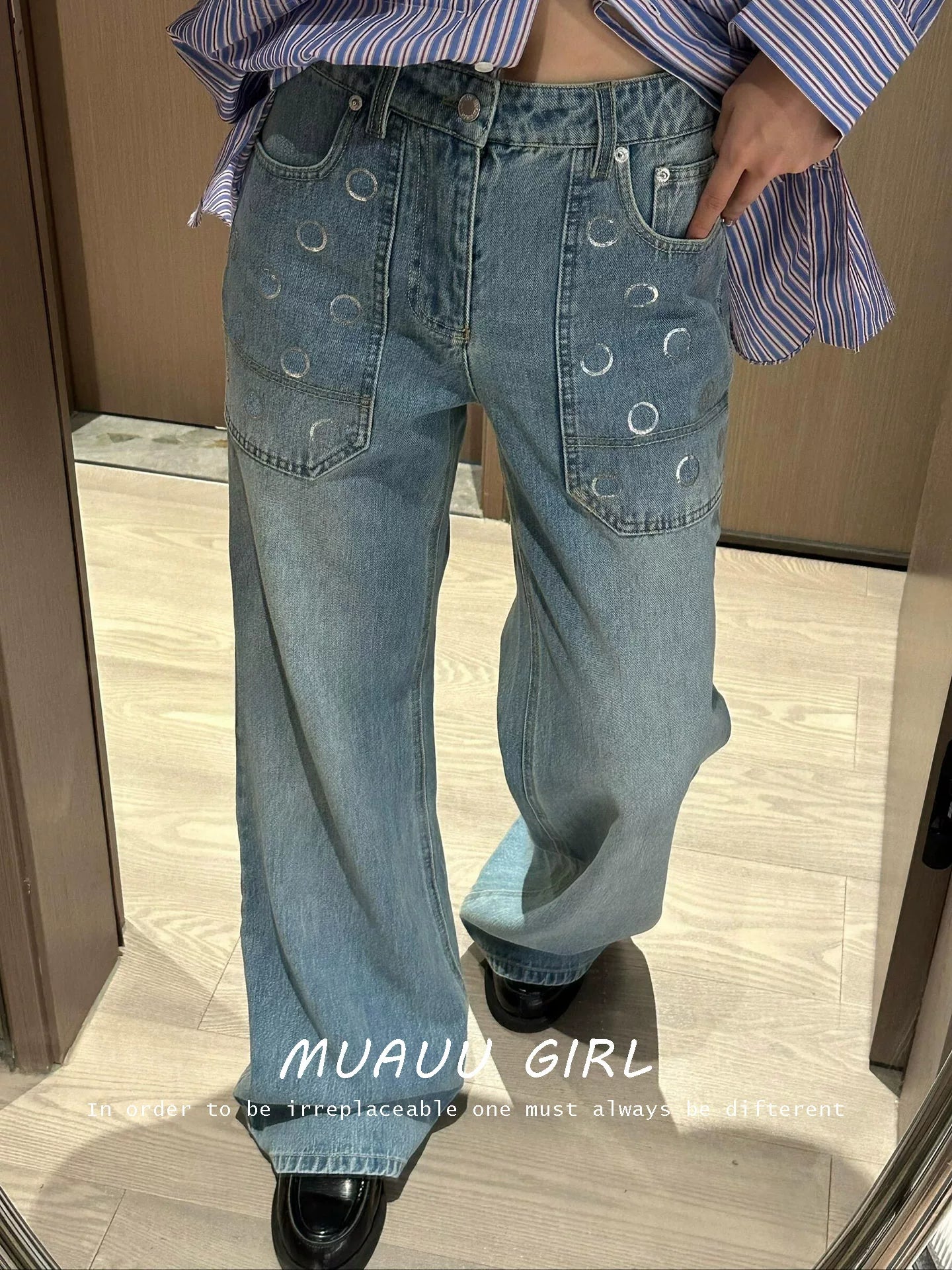 Spring, summer 26ss June MUAUU GIRL 2/3 "Top matching version~ version shows leg length" positioning sequins letters high waist micro pull jeans