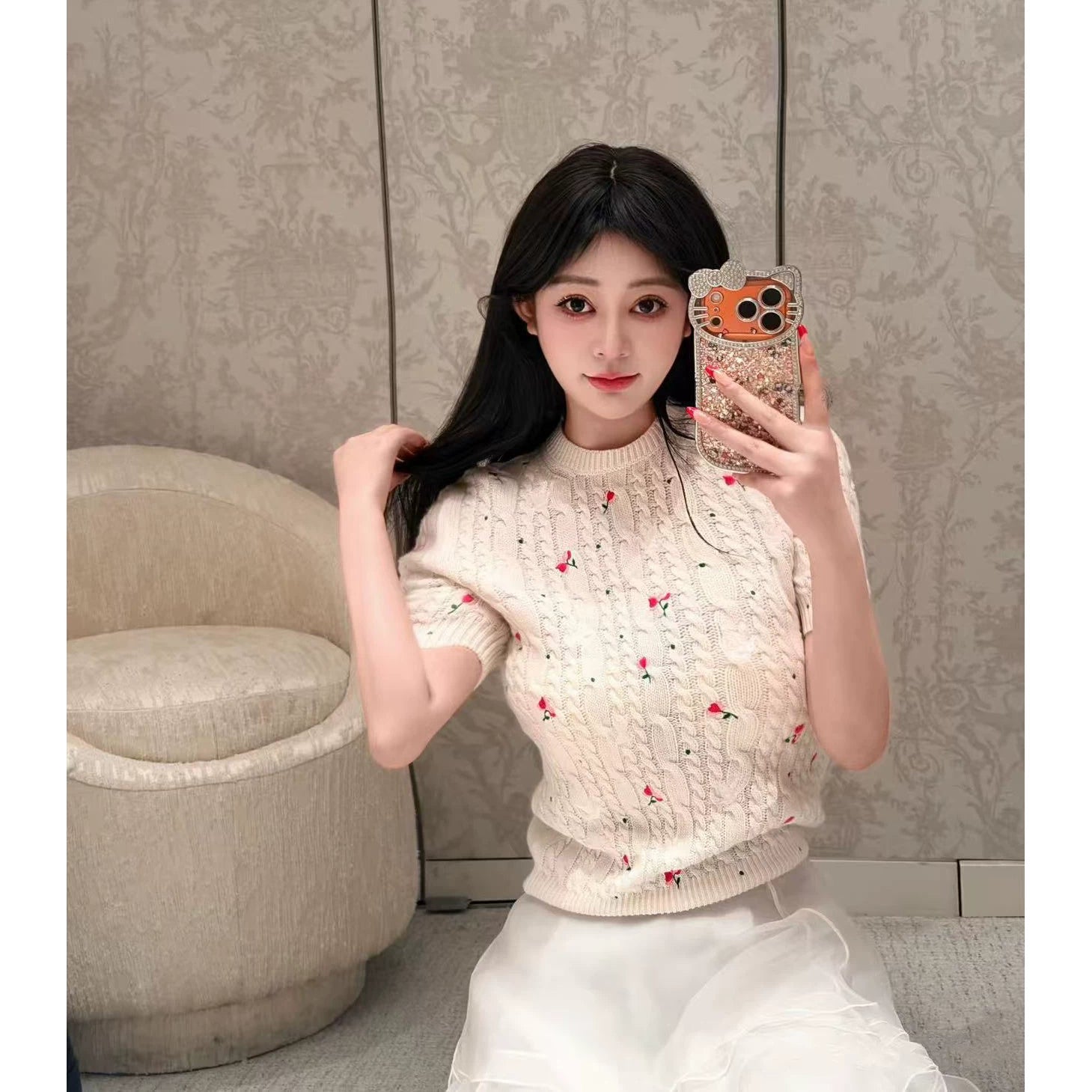 2026 Early Spring Heavy Industry Elegant Wind Temperament Rose Flower Embroidery Foreign Style Age Reduction Girl Knitting Crew Neck Short Sleeve Women
