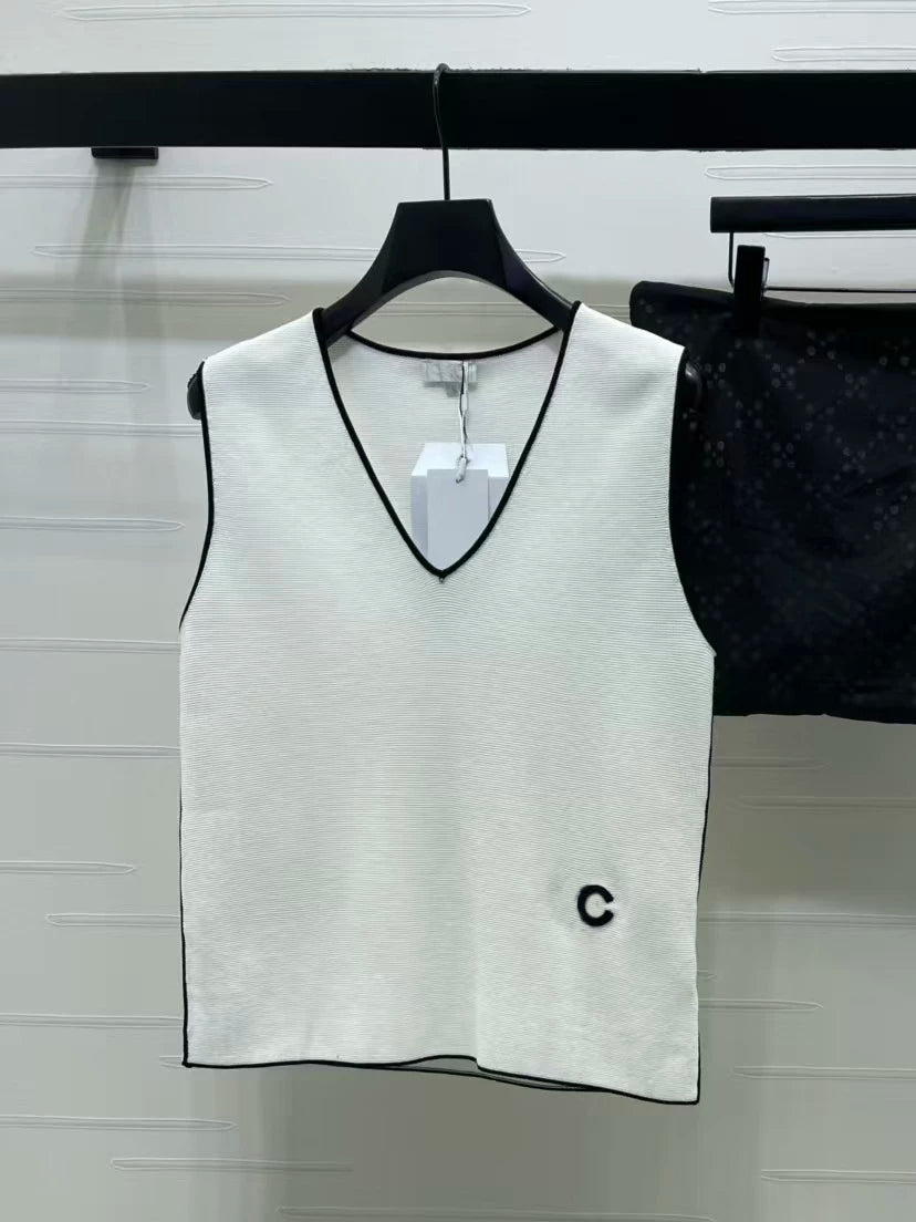 Spring and summer 26ss In June, Nanyou haute couture 26P spring and summer new hemming contrasting color V-neck vest letter embroidery can be stacked and worn versatile knitted sweater women