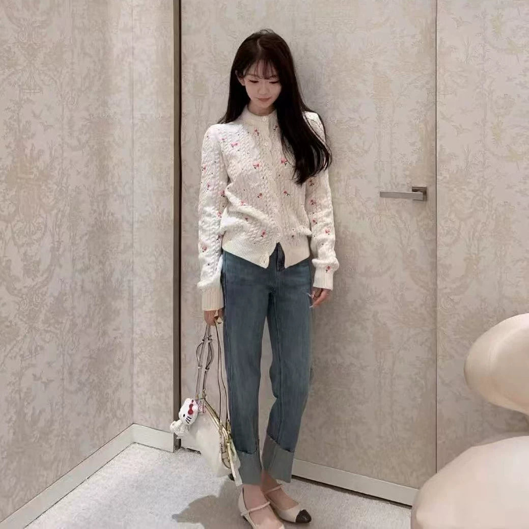 2026 early spring heavy industry elegant wind embroidery temperament rose flower foreign style age-reducing girl knitted cardigan jacket women