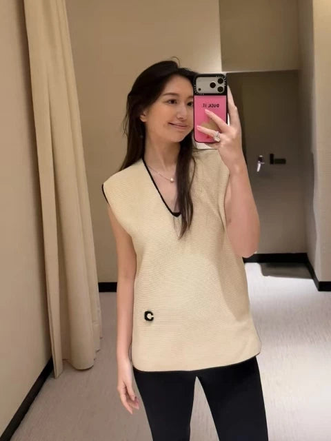 Spring and summer 26ss In June, Nanyou haute couture 26P spring and summer new hemming contrasting color V-neck vest letter embroidery can be stacked and worn versatile knitted sweater women