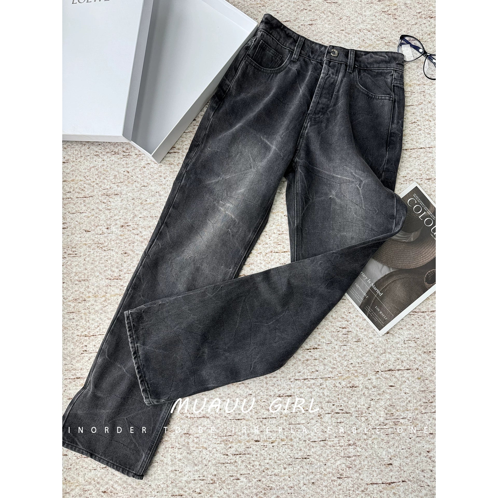 Spring and summer 26ss MUAUU GIRL is hot in June! 26SS Heavy Industry Dyeing School Bag Buckle Multi-Pocket Embroidered Straight Jeans