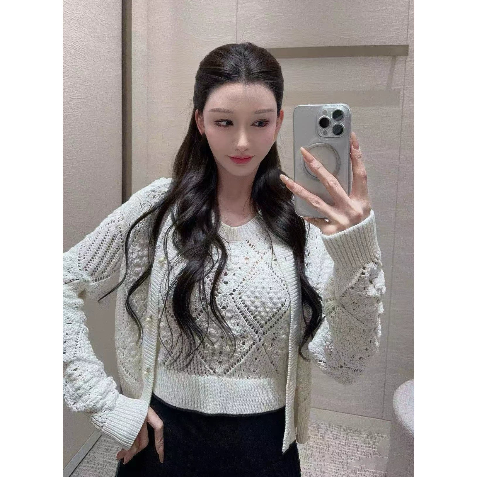 2025 autumn and winter French senior heavy industry handmade rhombus pattern hollow crochet crew neck knitted pullover cardigan jacket women