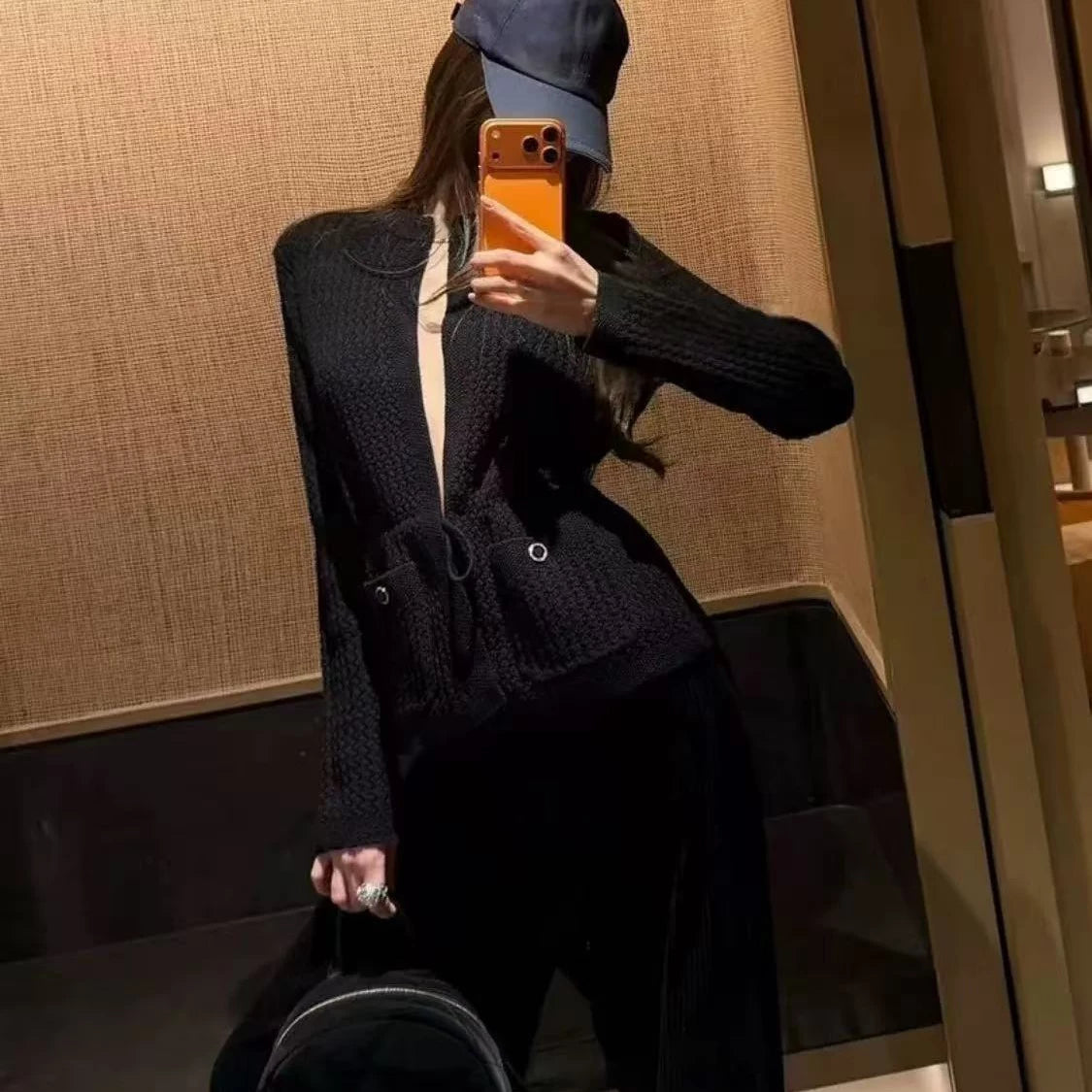 2025 autumn and winter French design sense foreign style fashion drawstring waist thin diamond buckle knitted crew neck cardigan jacket women