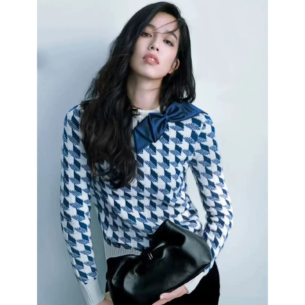 2026 early spring contrasting color design sense neckline heavy industry bow classic plaid fashionable knitted pullover long-sleeved top