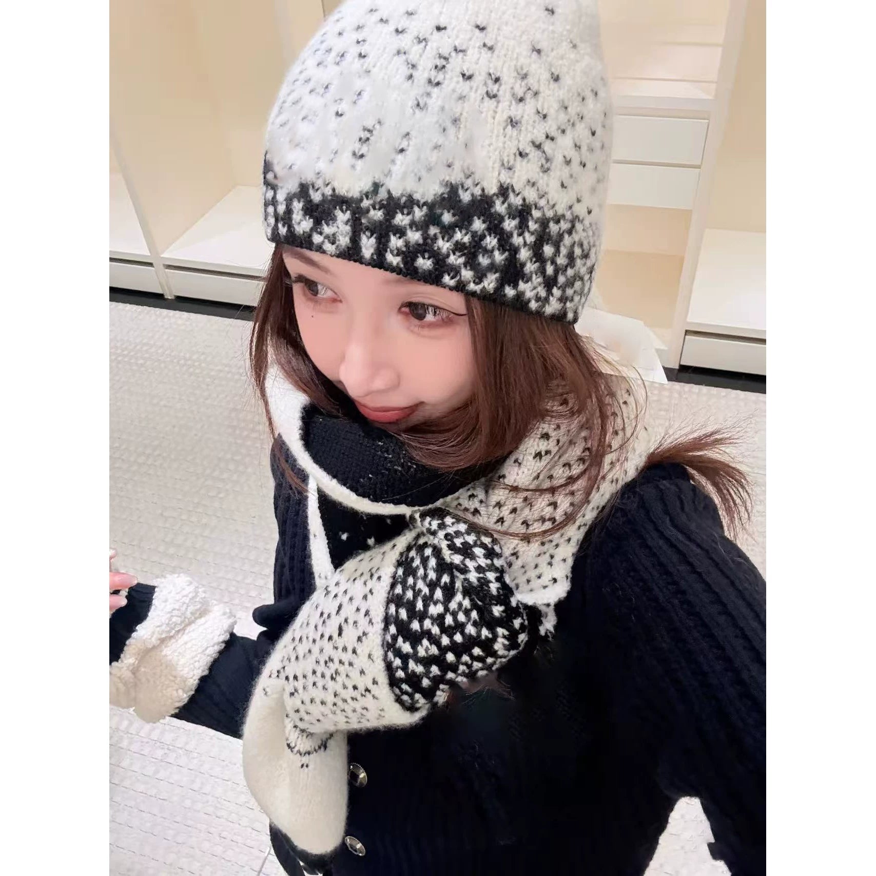2025 autumn and winter models contrasting colors heavy industry embroidery snowflake pattern fashionable cashmere cold hat + scarf shawl scarf women