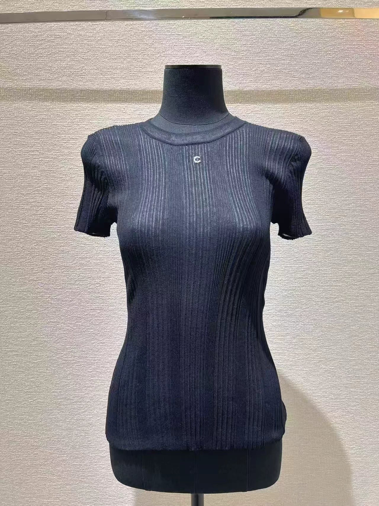 Spring and summer 26ss June, Nanyou haute couture 26M summer new vertical pit strip crew neck high elastic top short sleeve versatile slim knitted sweater women