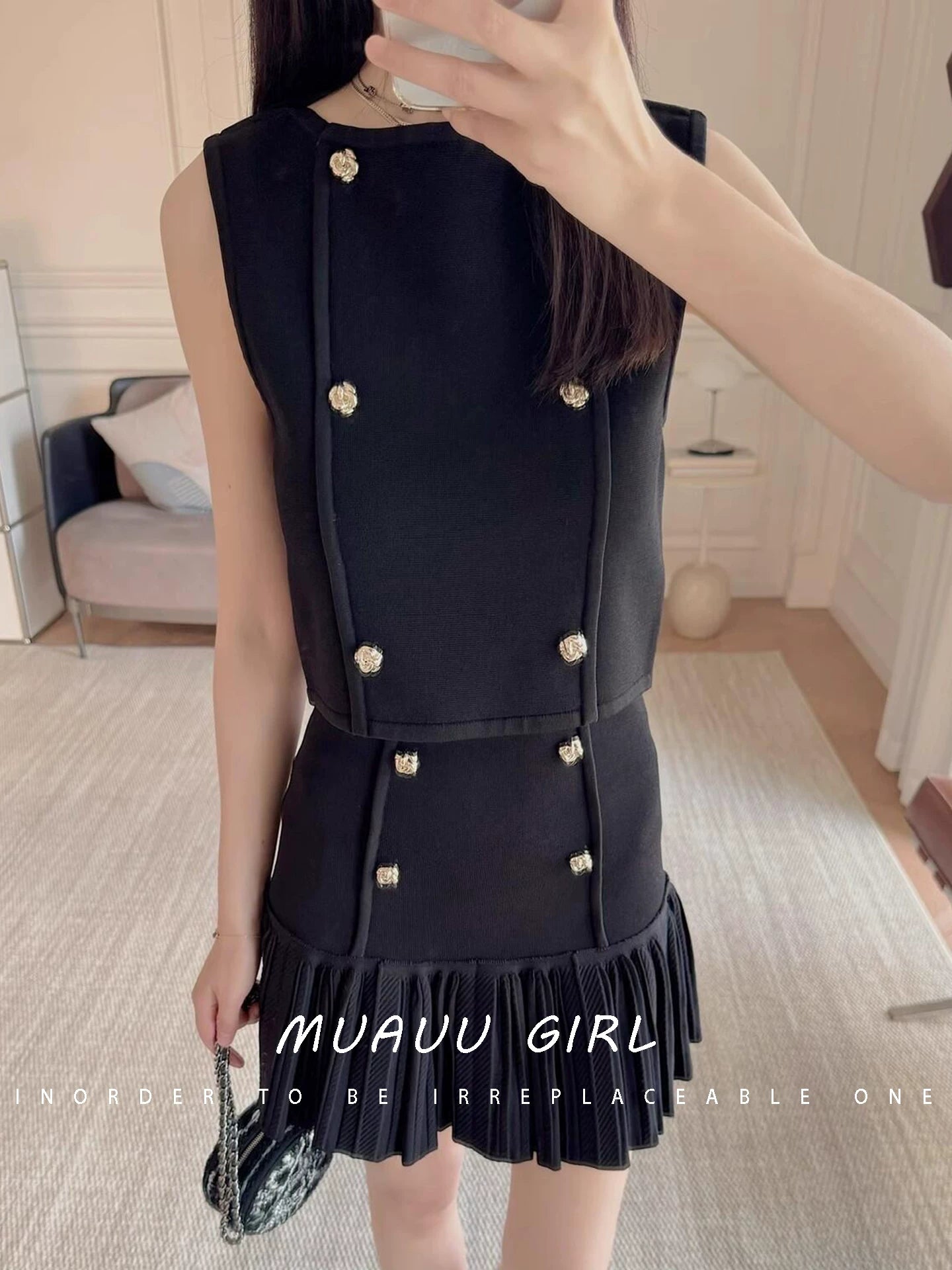 Spring and summer 26ss MUAUU GIRL daughter commuter wind in June! 26SS knitted suit sleeveless vest/pleated skirt women