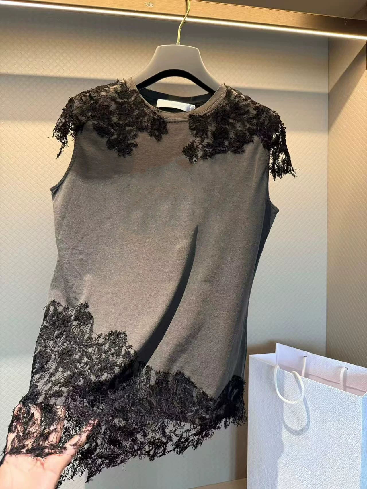 2025 autumn and winter heavy industry design high-grade lace asymmetrical splicing slim-fitting sleeveless vest T-shirt top women