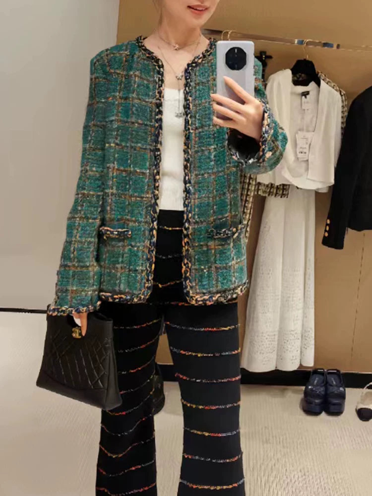 New suit jacket trousers slightly pulled green plaid wool tweed weaving high-end texture celebrity