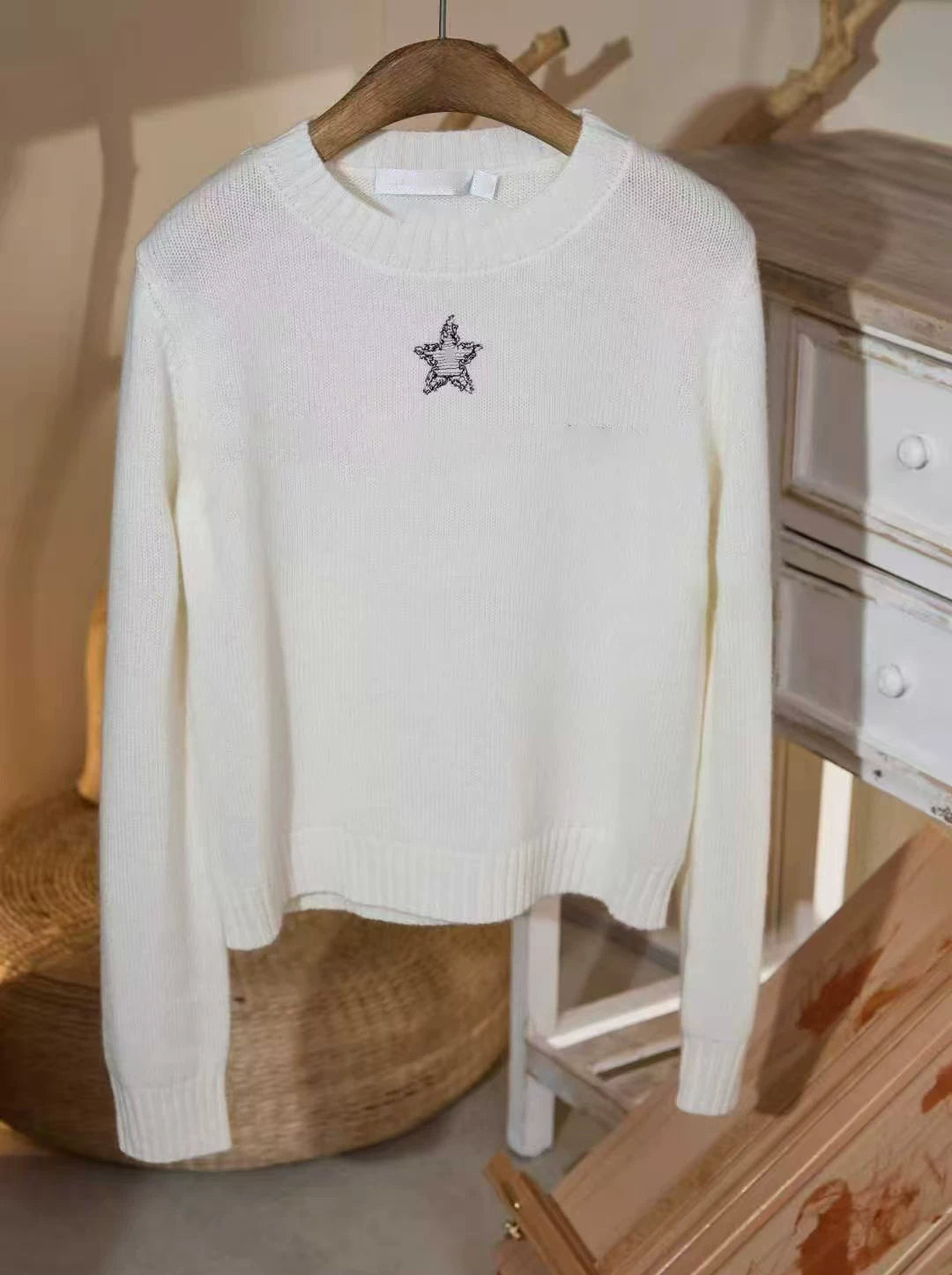 2025 autumn and winter design classic five-pointed star letter embroidery round neck cashmere soft pullover knitted long sleeve women