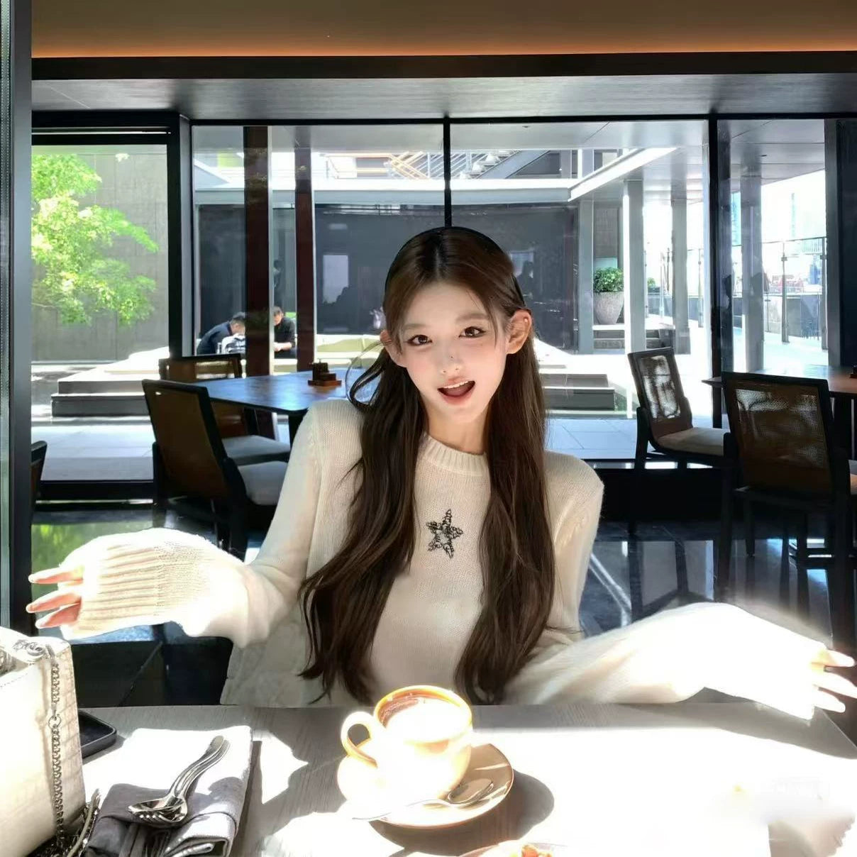 2025 autumn and winter design classic five-pointed star letter embroidery round neck cashmere soft pullover knitted long sleeve women