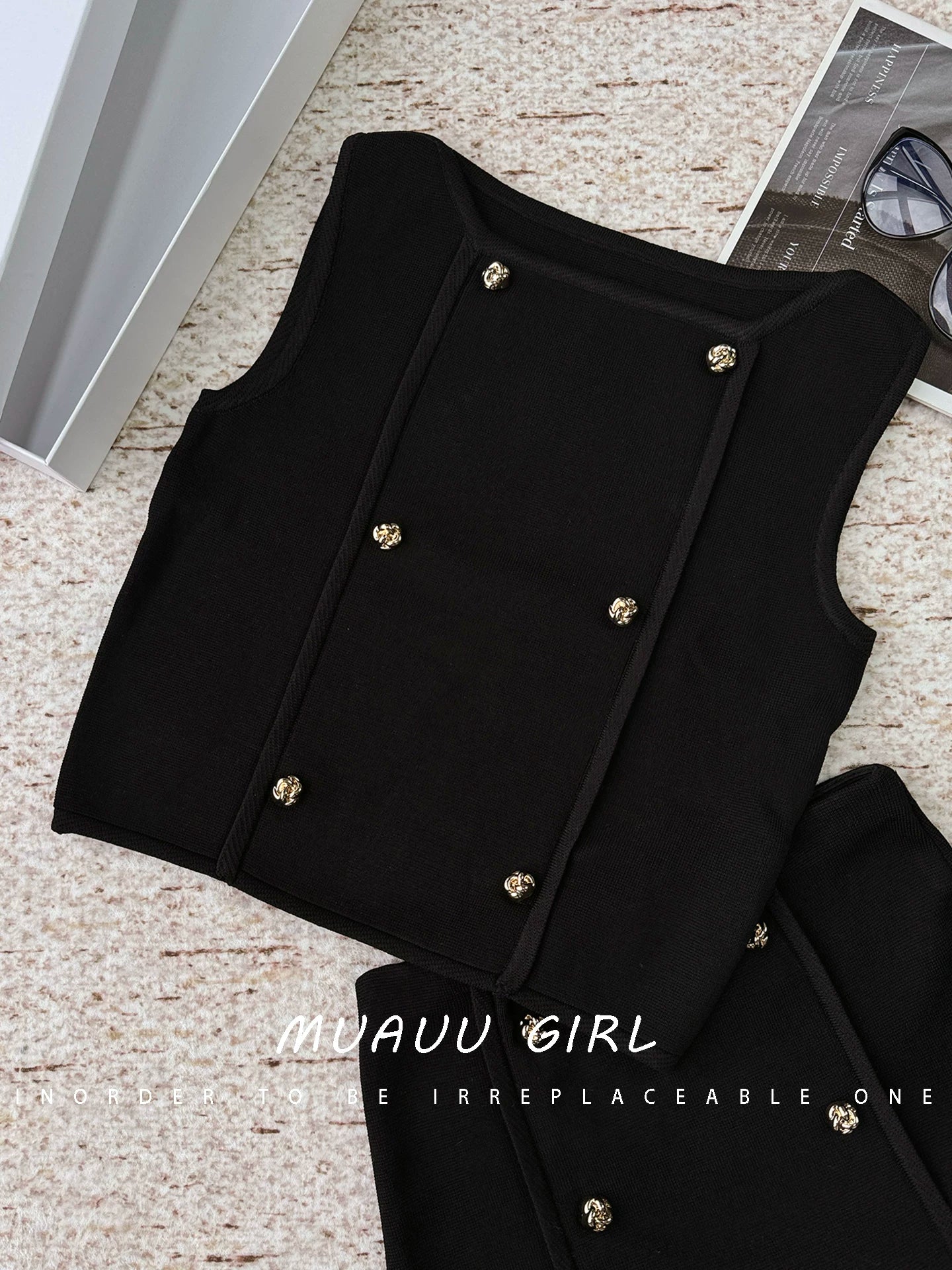 Spring and summer 26ss MUAUU GIRL daughter commuter wind in June! 26SS knitted suit sleeveless vest/pleated skirt women