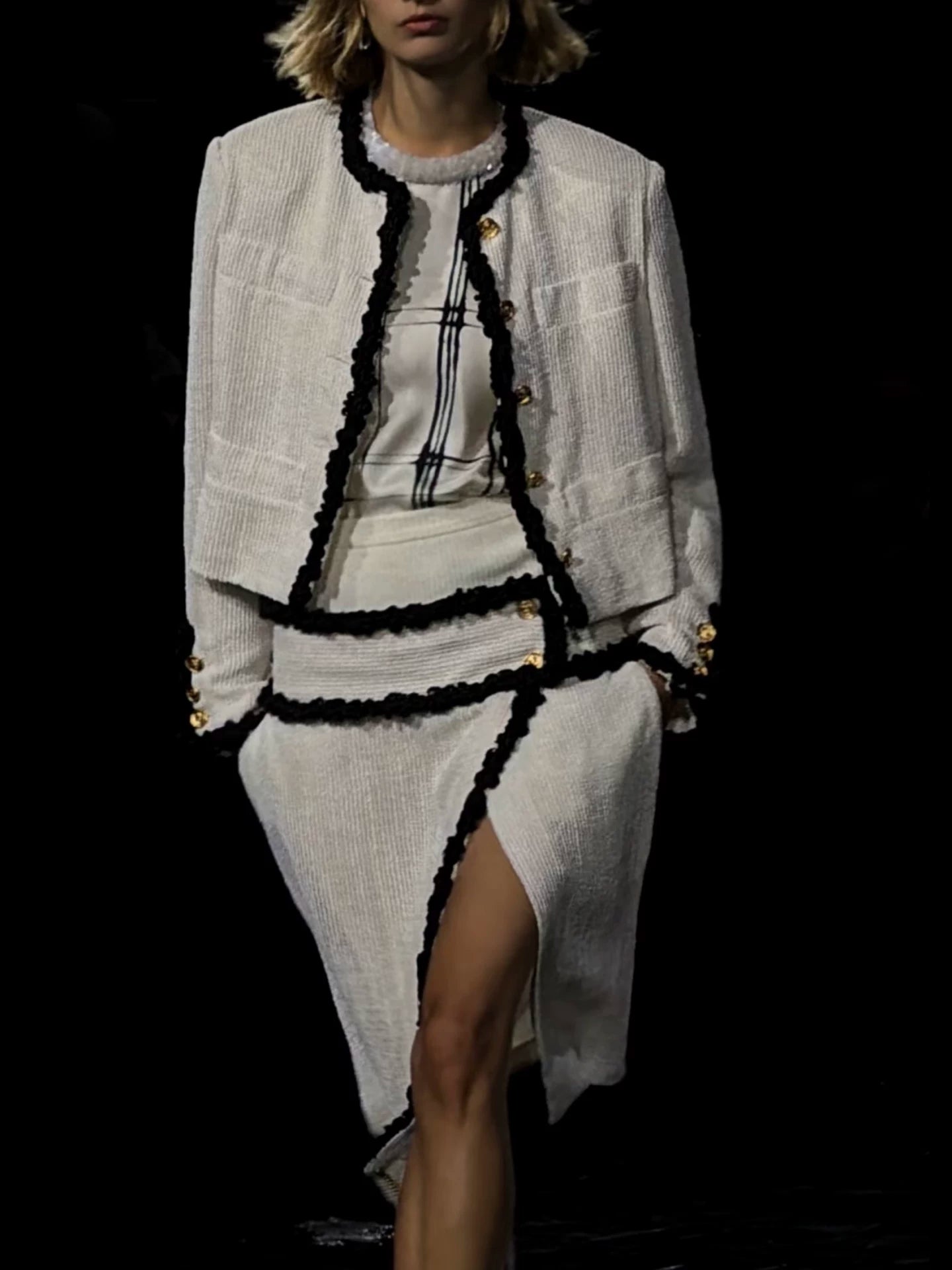 Spring and summer 26ss June 26 Spring and summer thin suit, beige tweed jacket, women's skirt, two-piece set, celebrity