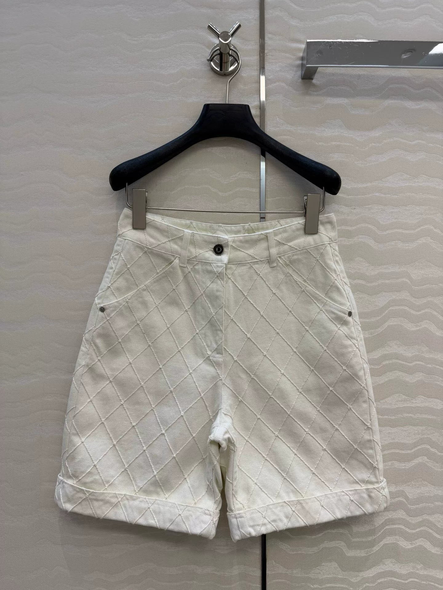 Spring, summer 26ss June, Nanyou summer new island beach embroidered rhombus lapel denim jacket + suspender skirt + trousers + shorts