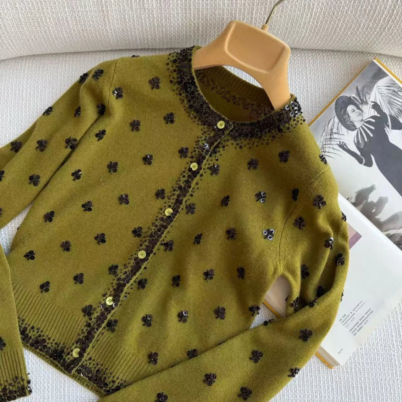 2026 early spring college wind heavy industry retro handmade three-dimensional bead thousand gold round neck cashmere knitted cardigan jacket women