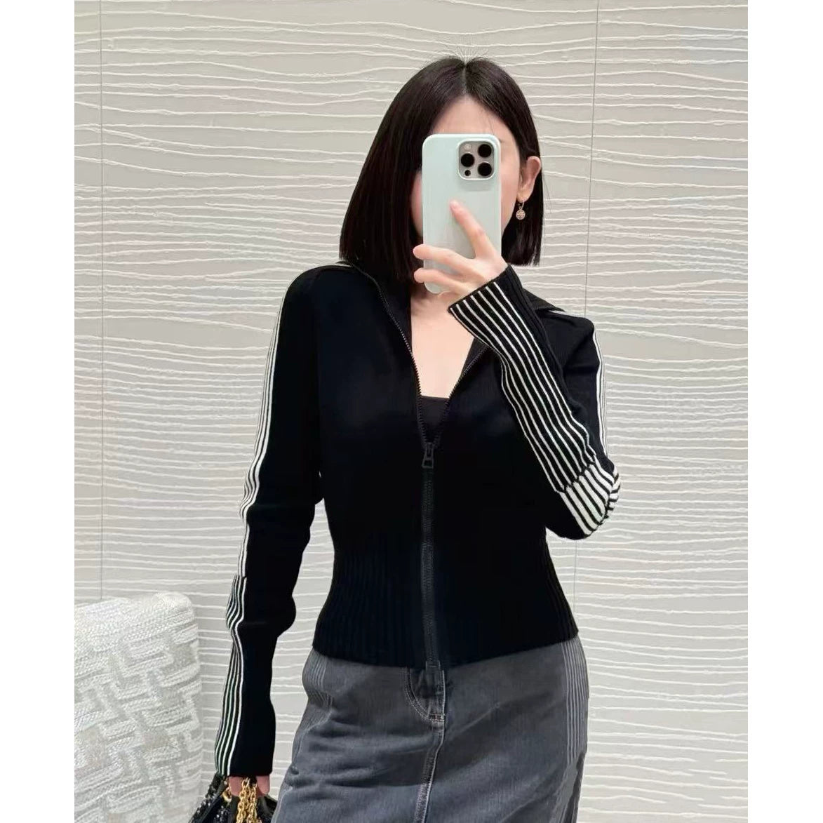 2025 autumn and winter ski series black zipper cashmere letter embroidered five-pointed star slim-fit knitted cardigan jacket women