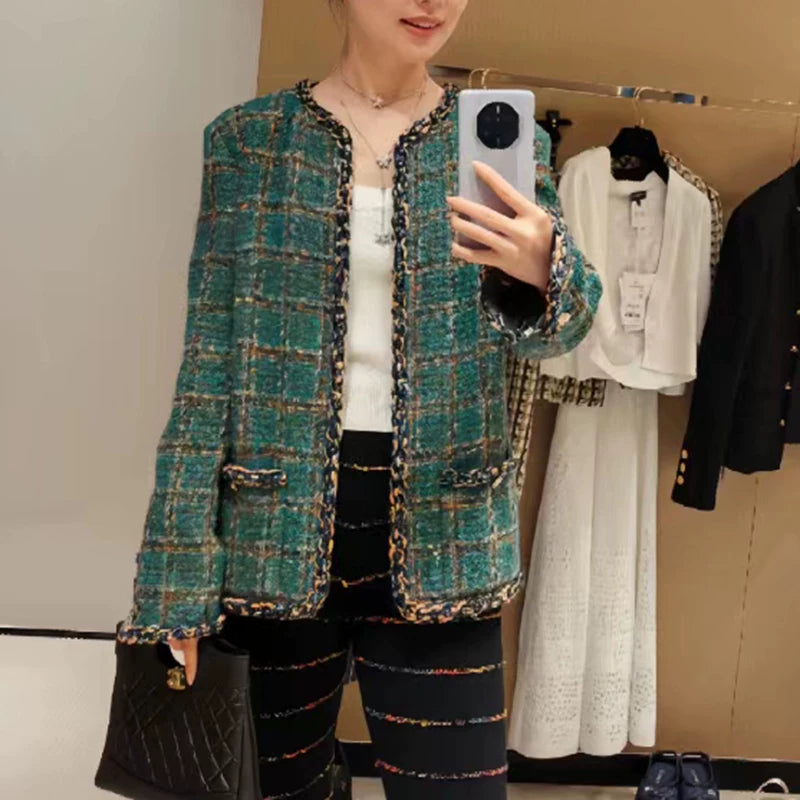 New suit jacket trousers slightly pulled green plaid wool tweed weaving high-end texture celebrity