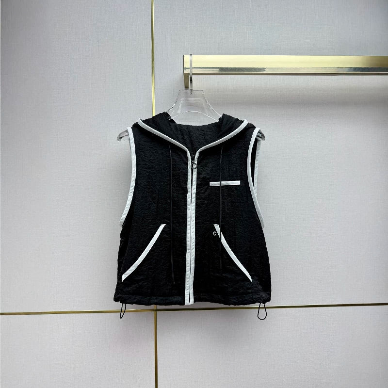 Spring and summer 26ss June, Nanyou haute couture 26M summer beach series white edge contrasting color sleeveless top hooded vest elastic high waist short