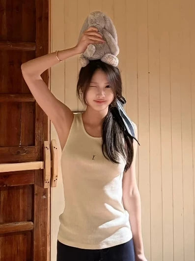 Spring and summer 26ss June, Nanyou haute couture 26 summer new chest embroidery versatile slim sleeveless top round neck slim knitted vest women