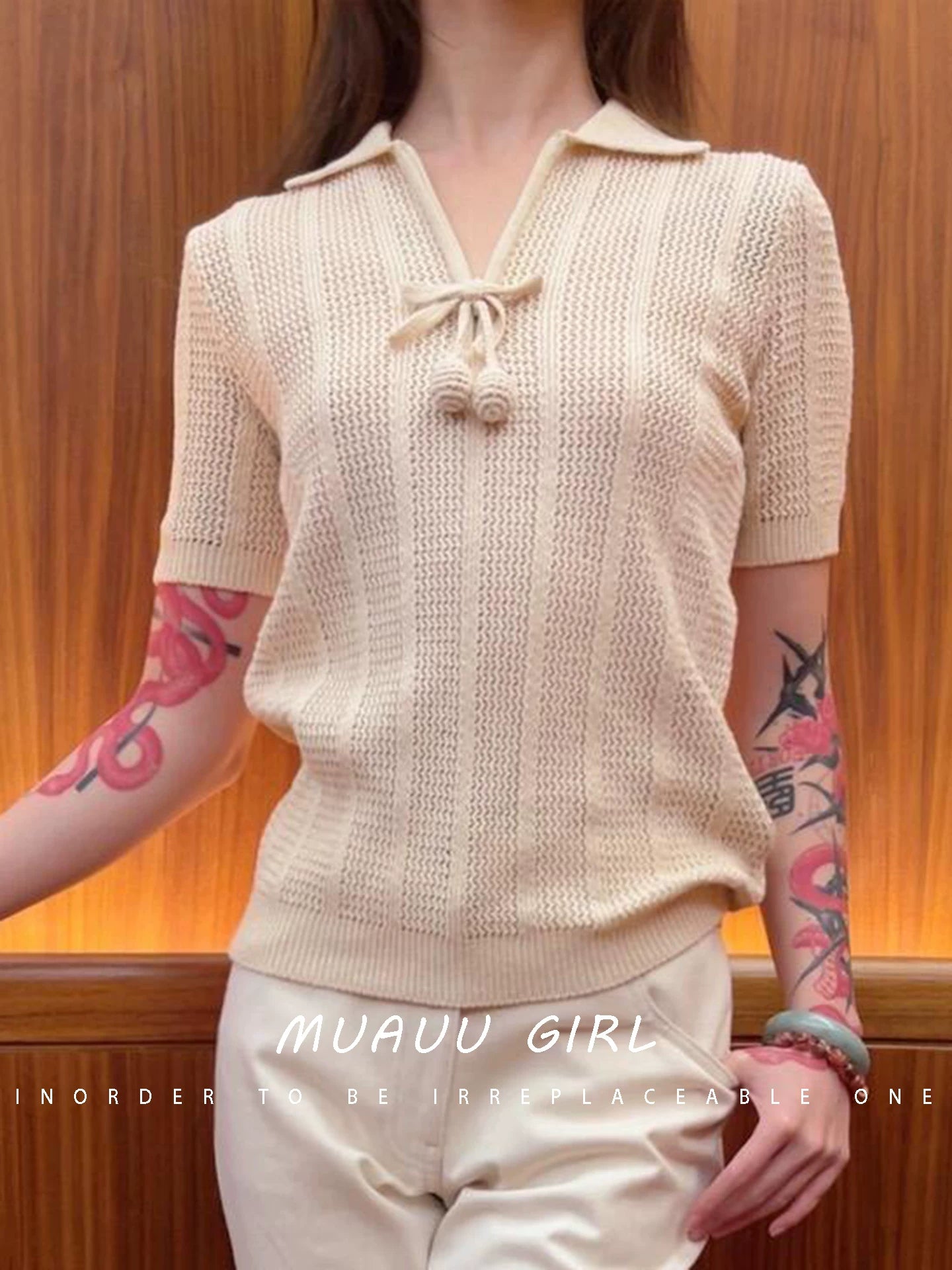 Spring and summer 26ss MUAUU GIRL dating in June! 26SS Cherry decorative neckline lapel short-sleeved knitted sweater T-shirt top women