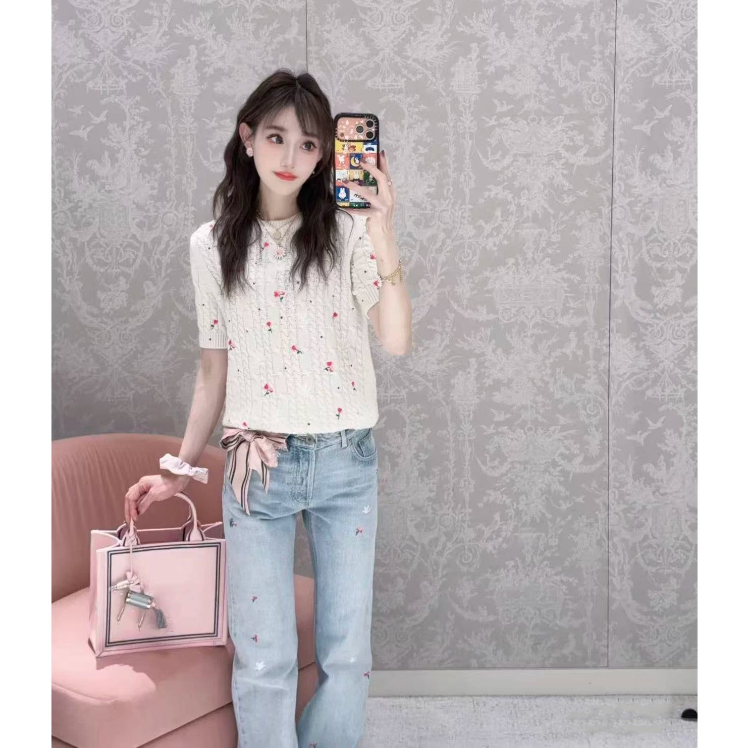 2026 Early Spring Heavy Industry Elegant Wind Temperament Rose Flower Embroidery Foreign Style Age Reduction Girl Knitting Crew Neck Short Sleeve Women
