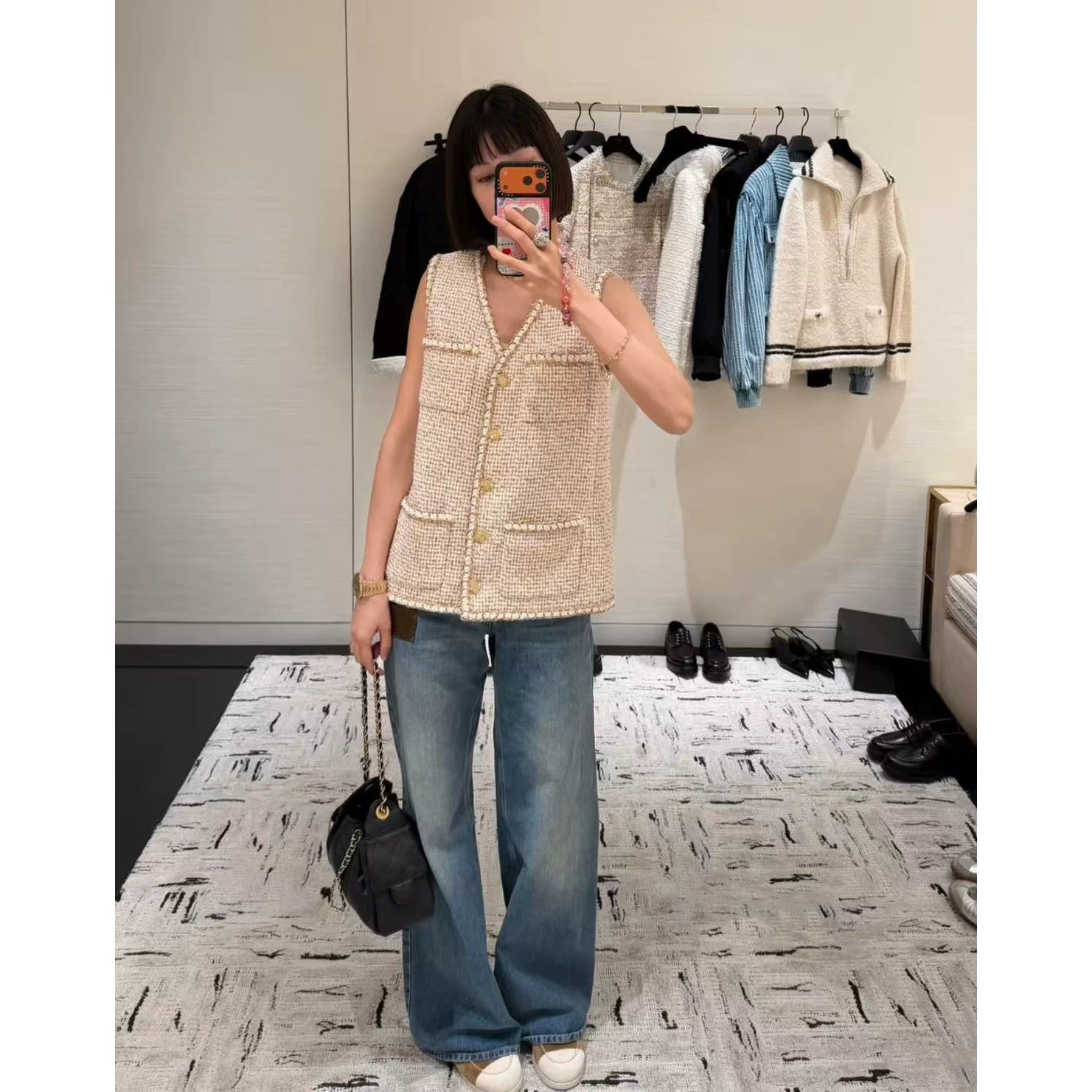 2026 early spring French contrasting color high-end design v-neck foreign style four pockets single-breasted tweed vest women