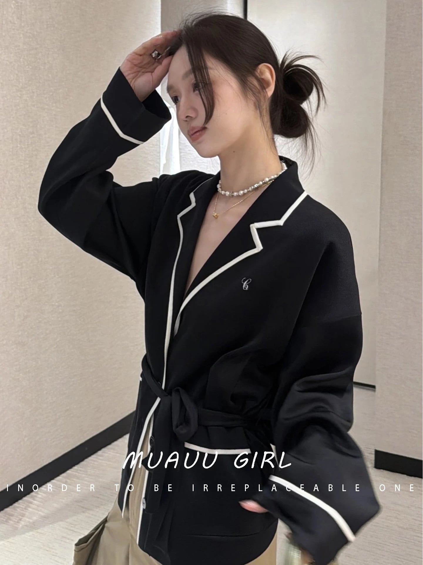 Spring and summer 26ss June MUAUU GIRL heartbeat heroine! 26SS nightgown wind letter embroidery contrasting color collar lace-up long-sleeved cardigan