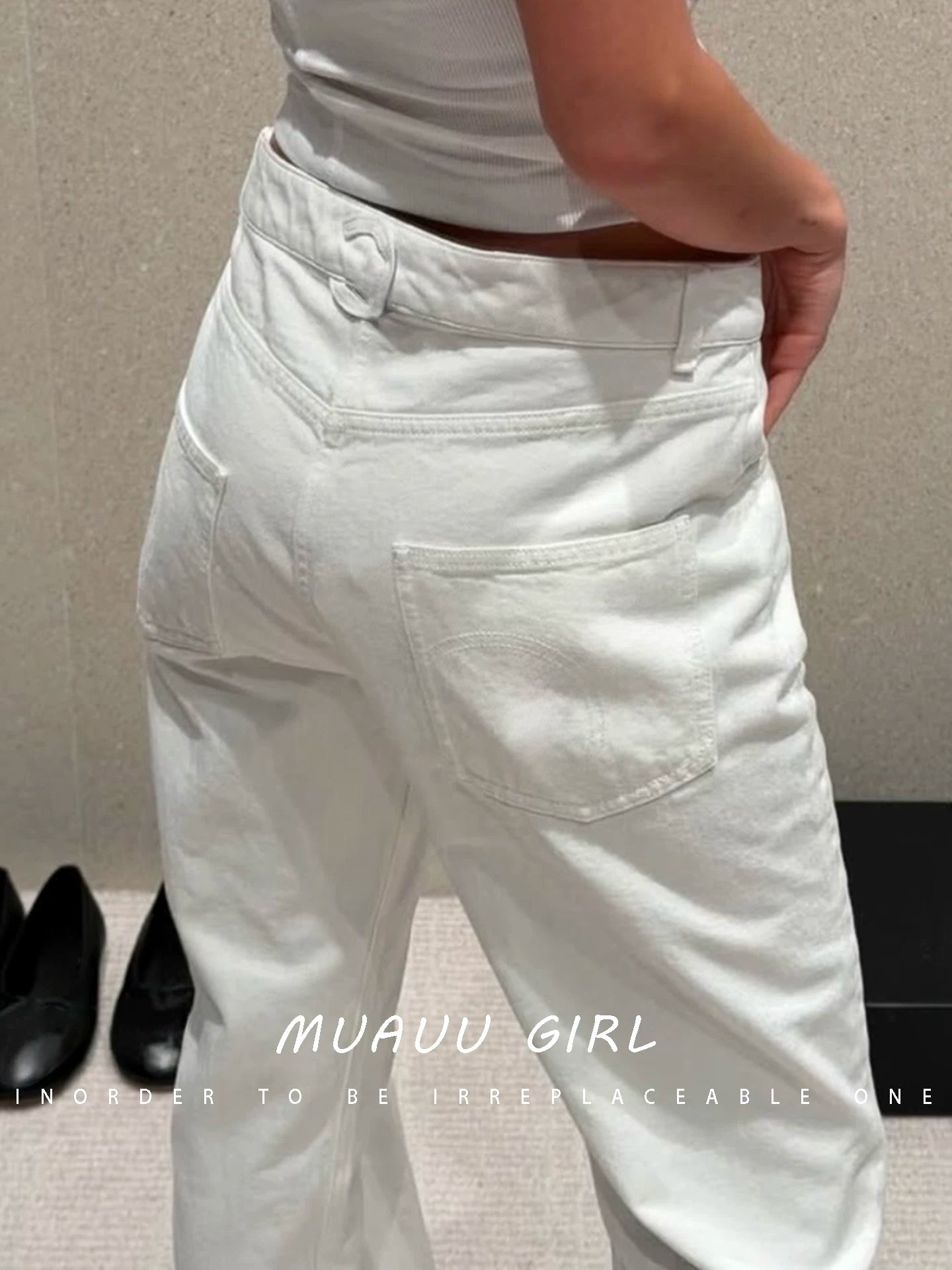 Spring and summer 26ss MUAUU GIRL is hot in June! 26SS Heavy Industry Dyeing School Bag Buckle Multi-Pocket Embroidered Straight Jeans