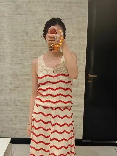 Spring and summer 26ss June, Nanyou haute couture 26M summer new chest letters wavy stripes contrasting color round neck slim knit sling vest