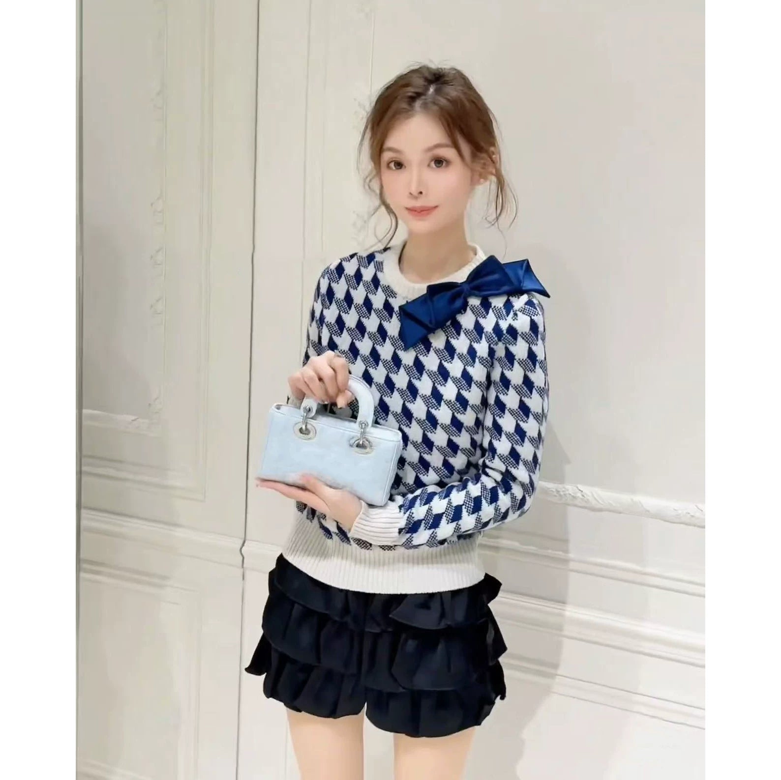 2026 early spring contrasting color design sense neckline heavy industry bow classic plaid fashionable knitted pullover long-sleeved top