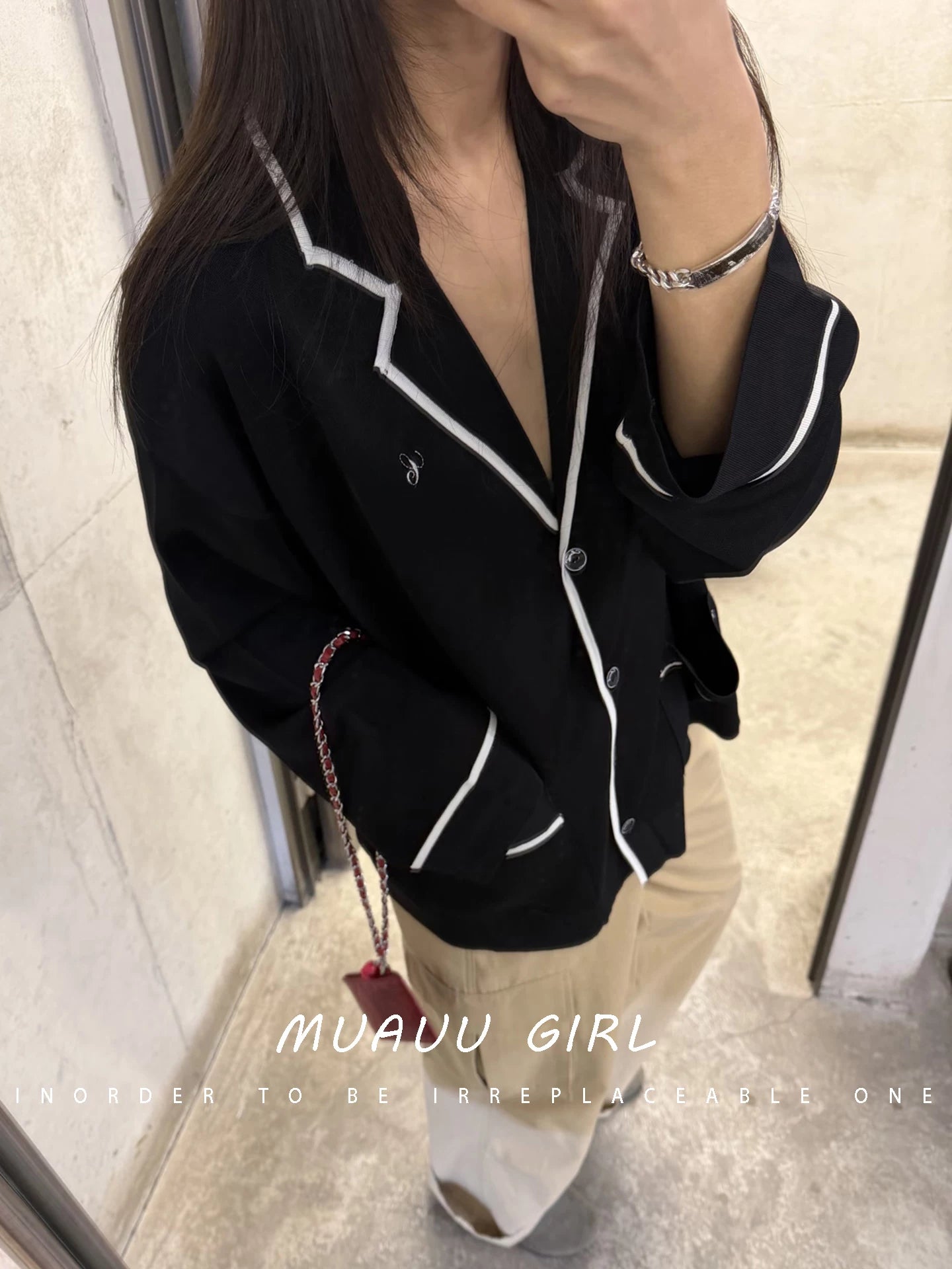 Spring and summer 26ss June MUAUU GIRL heartbeat heroine! 26SS nightgown wind letter embroidery contrasting color collar lace-up long-sleeved cardigan