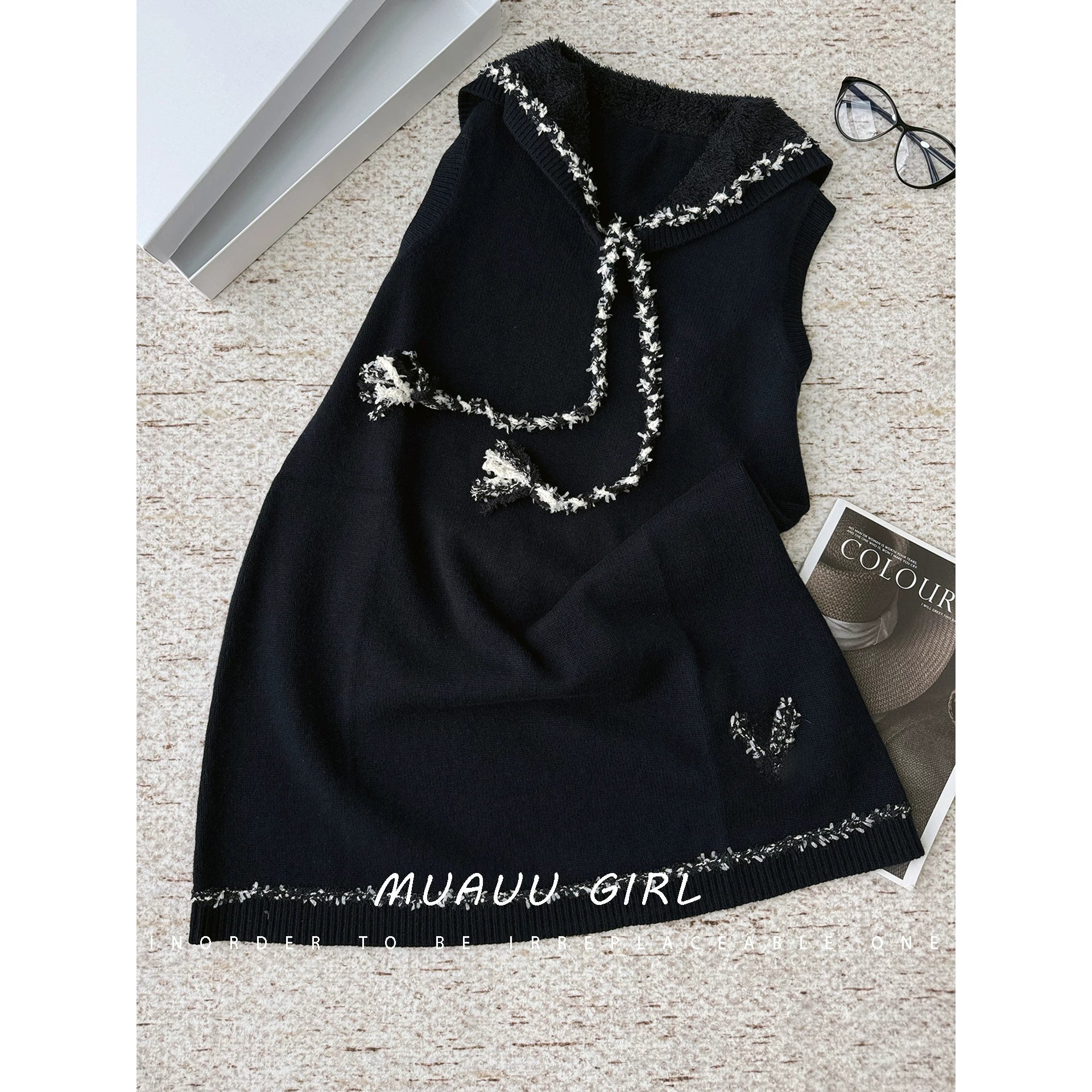 Spring and summer 26ss June MUAUU GIRL super fire daughter feeling! 26S navy collar letter embroidered sleeveless knitted dress