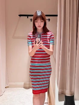 Spring and summer 26ss June, Shenzhen Nanyou haute couture 26M summer beach striped contrasting color short-sleeved knitted sweater top + elastic waist skirt
