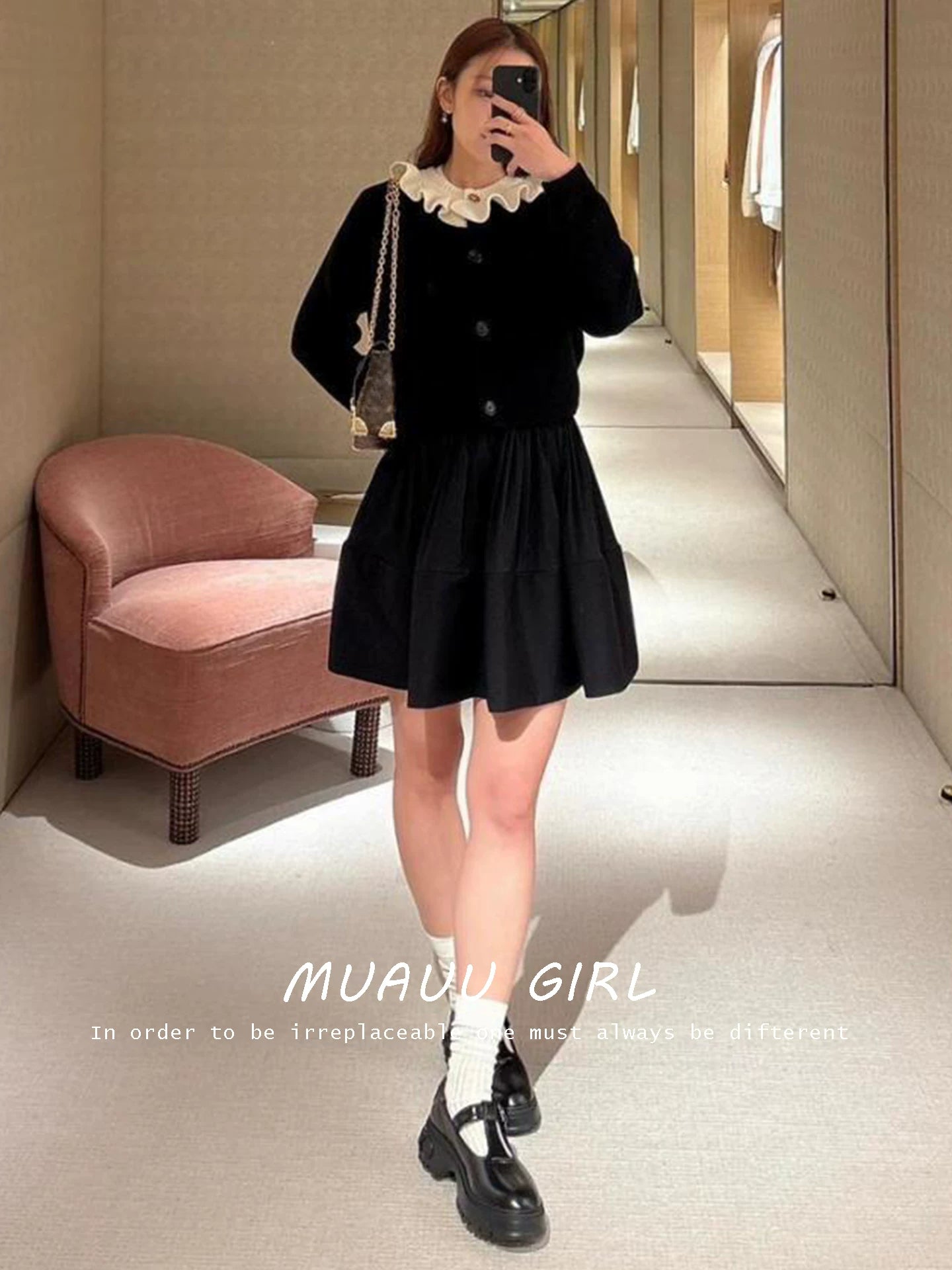 Spring and summer 26ss MUAUU GIRL commuting in June, extravagant sense 26SS new product collar edge lace lotus leaf collar long-sleeved sweater knitted cardigan