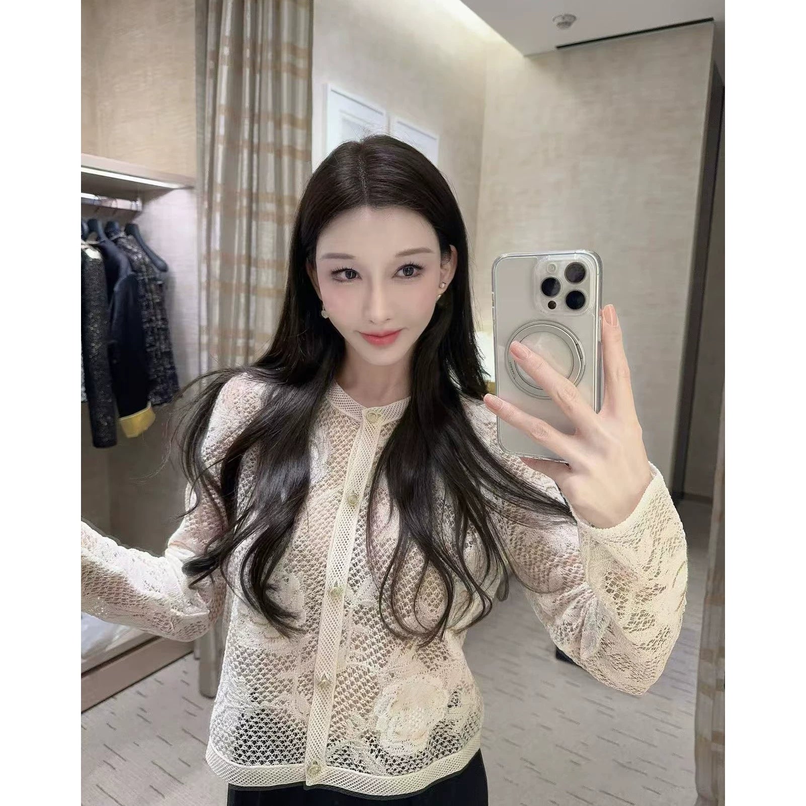 2026 early spring contrasting colors French high-end heavy industry camellia hollow three-dimensional embroidery knitted cardigan long-sleeved top women