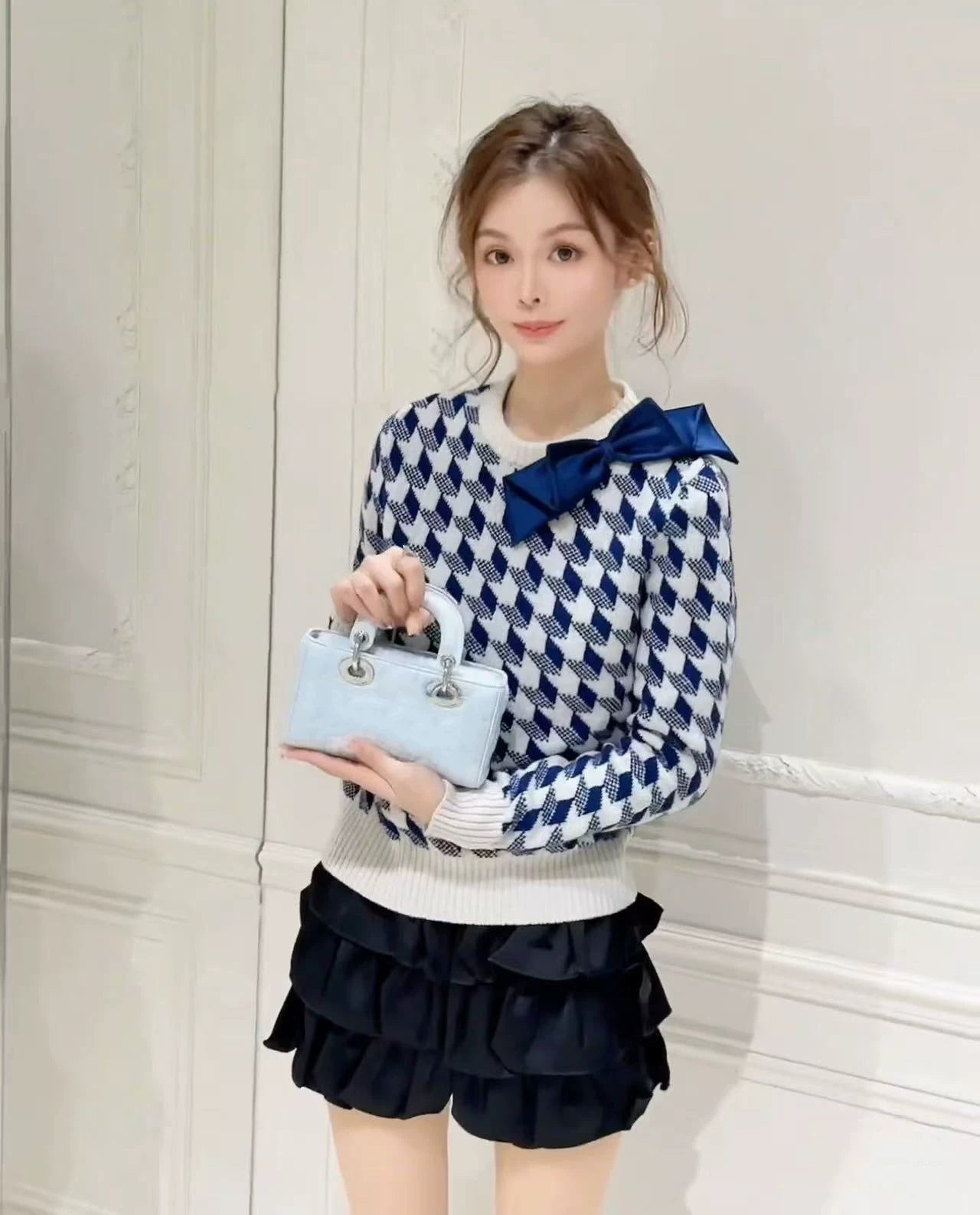 2026 early spring contrasting color design sense neckline heavy industry bow classic plaid fashionable knitted pullover long-sleeved top