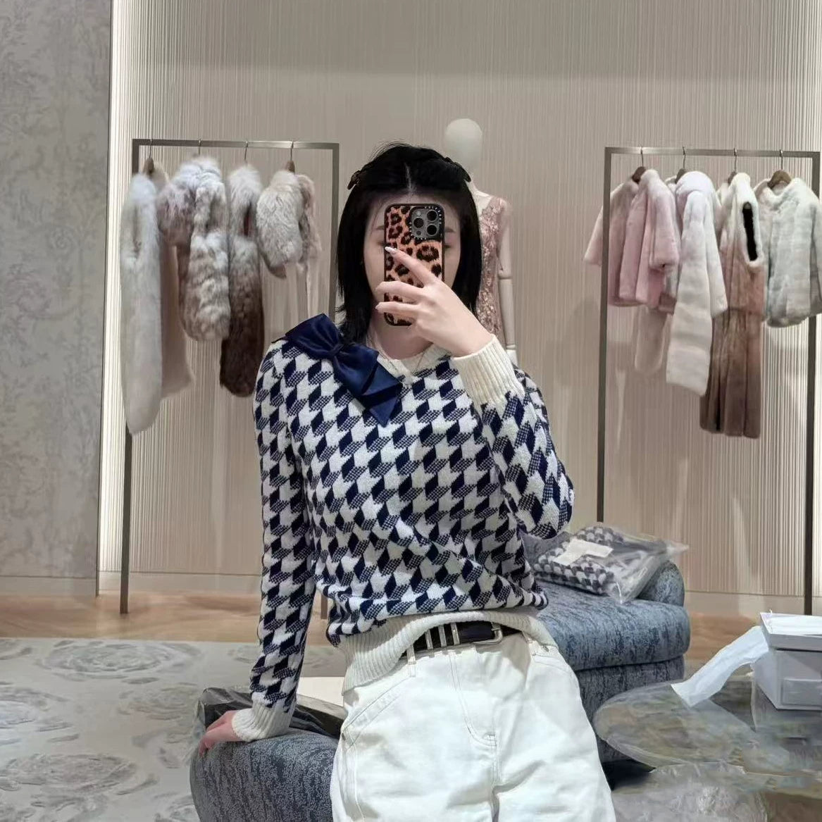 2026 early spring contrasting color design sense neckline heavy industry bow classic plaid fashionable knitted pullover long-sleeved top