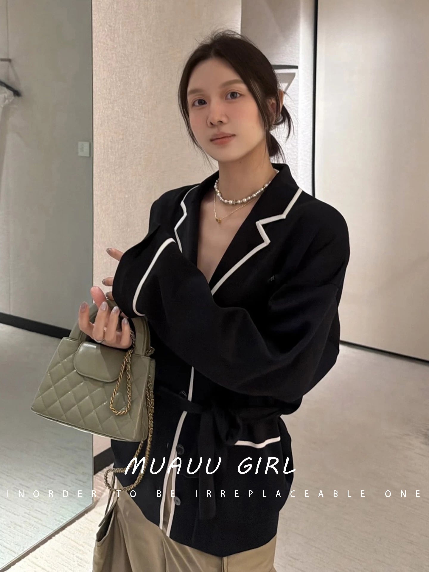 Spring and summer 26ss June MUAUU GIRL heartbeat heroine! 26SS nightgown wind letter embroidery contrasting color collar lace-up long-sleeved cardigan