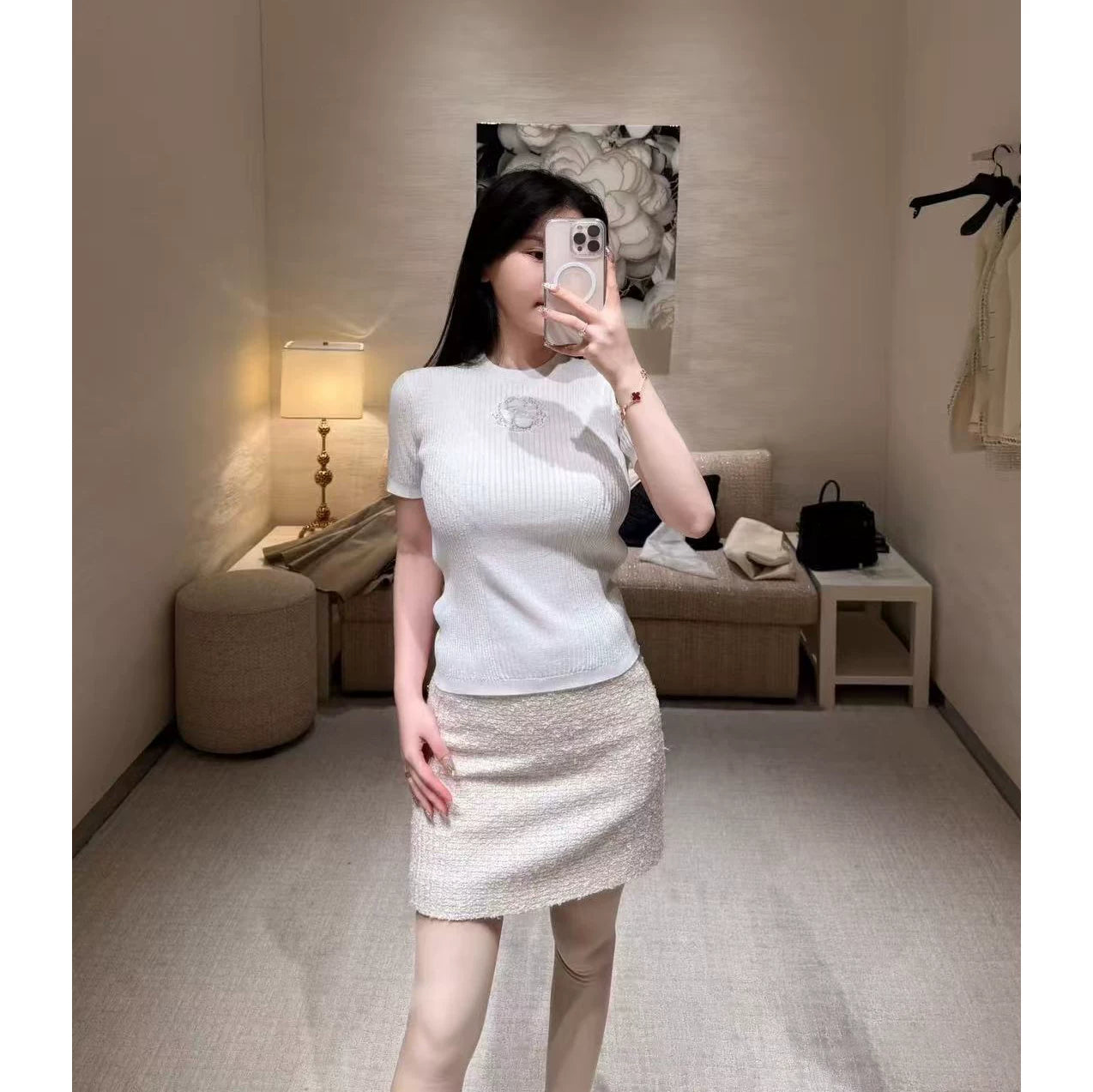 2025 autumn and winter senior heavy industry design camellia white knitted T-shirt slim and thin + sleeveless vest top women