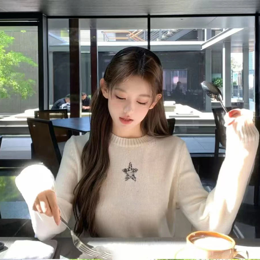 2025 autumn and winter design classic five-pointed star letter embroidery round neck cashmere soft pullover knitted long sleeve women