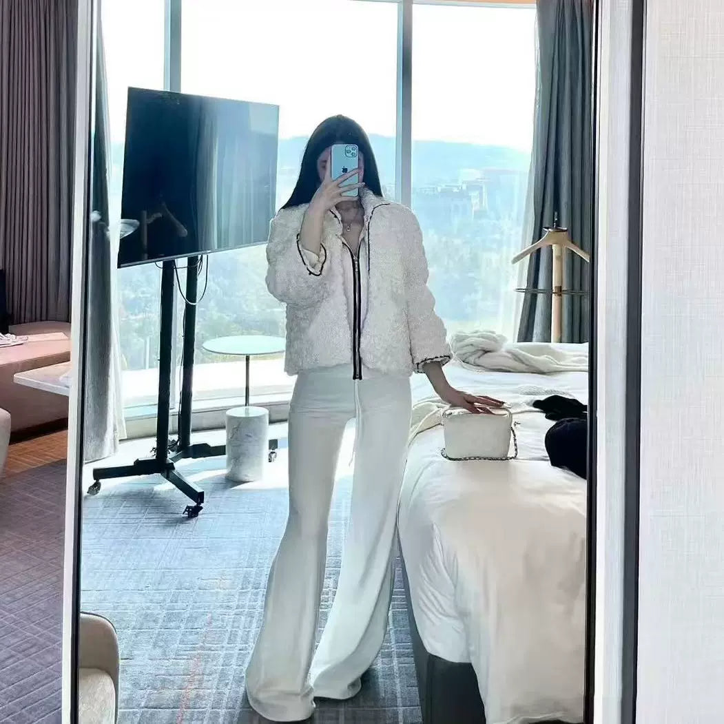 2025 Autumn and Winter Heavy Industry Celebrity Style Temperament Skiing Black and White Sequins Furry Short Dark Pattern Top Jacket Woman