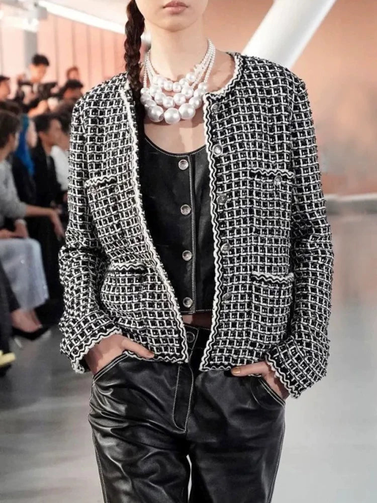 New jacket in early spring 25 women's round neck with four pockets black and white plaid woven wool tweed top