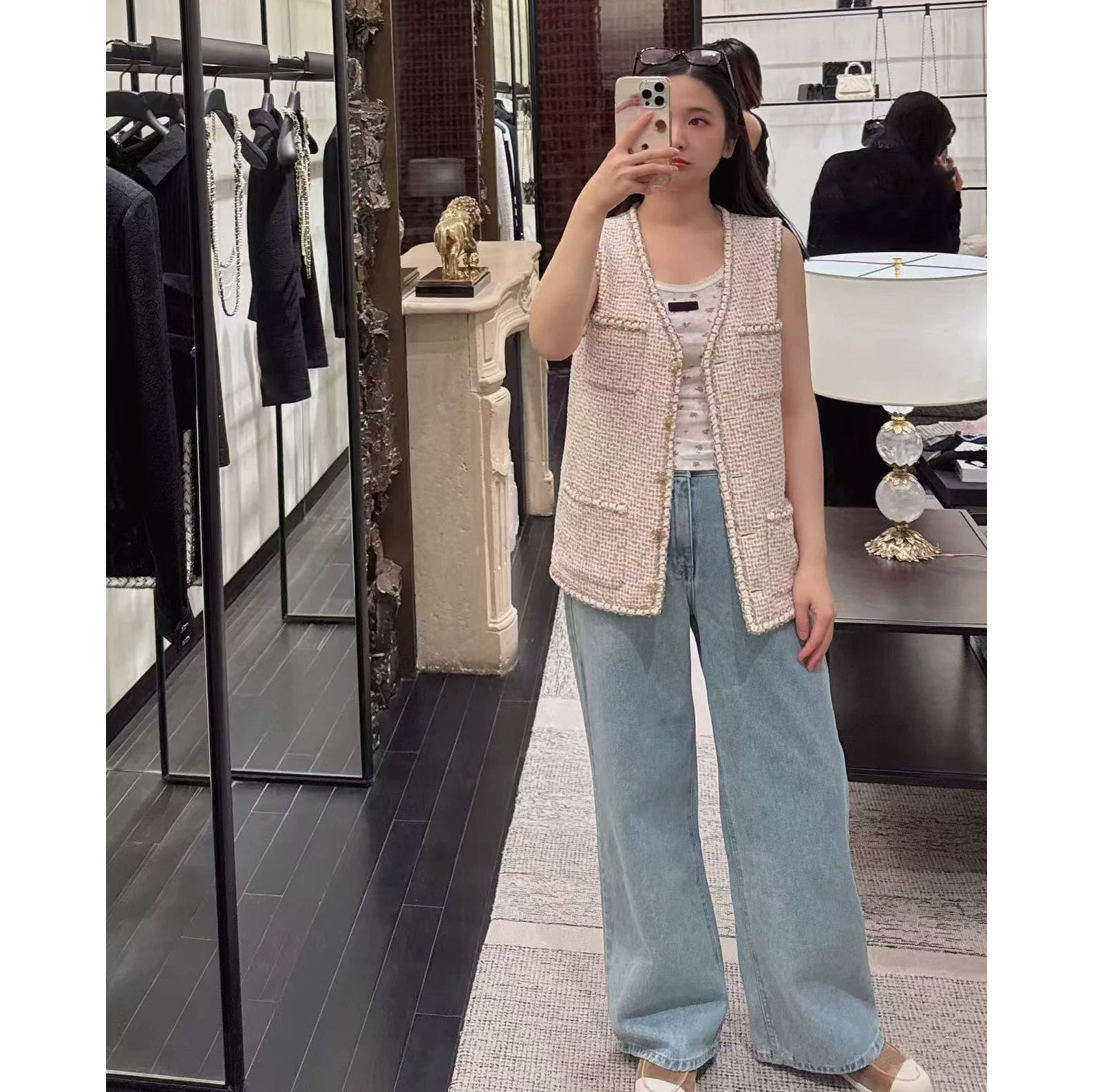 2026 early spring French contrasting color high-end design v-neck foreign style four pockets single-breasted tweed vest women